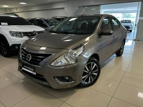 NISSAN VERSA 1.6 16V FLEX SL 4P XTRONIC NISSAN VERSA 1.6 16V FLEX SL 4P XTRONIC